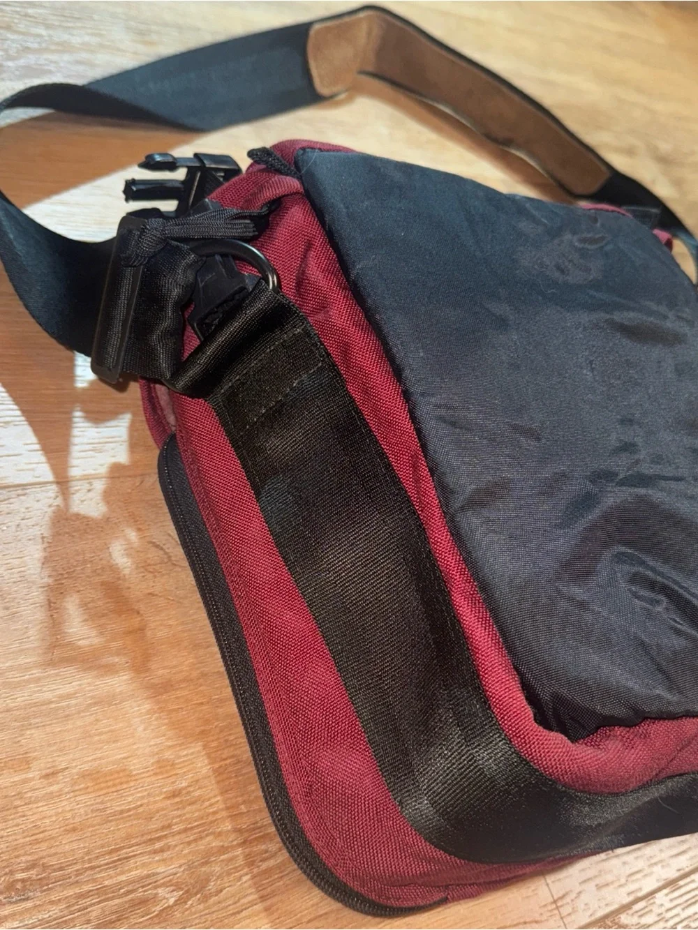 Tamrac 603 Camera Padded Lens & Leather Shoulder Strap Rain Hood Y2K Burgundy